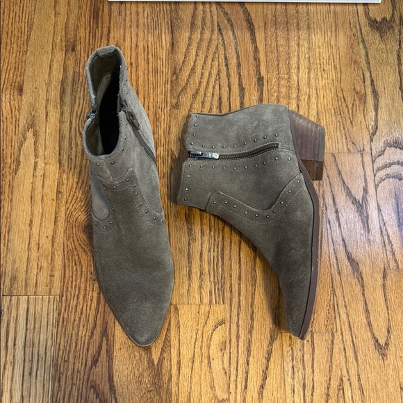 Marc Fisher Leather Western Detailed Ankle Boots Wanida Taupe Suede - Picture 1 of 10